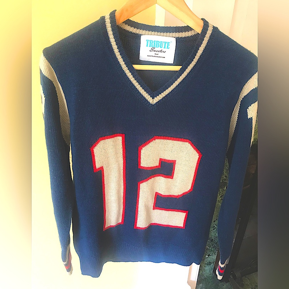 Women’s Tribute Tom Brady V-Neck Sweater Size Small 🏈